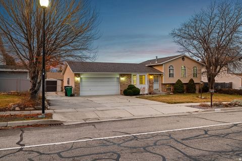 Photo of 1602 E SEGO LILY DR, Sandy, UT 84092 (MLS # 2129341)