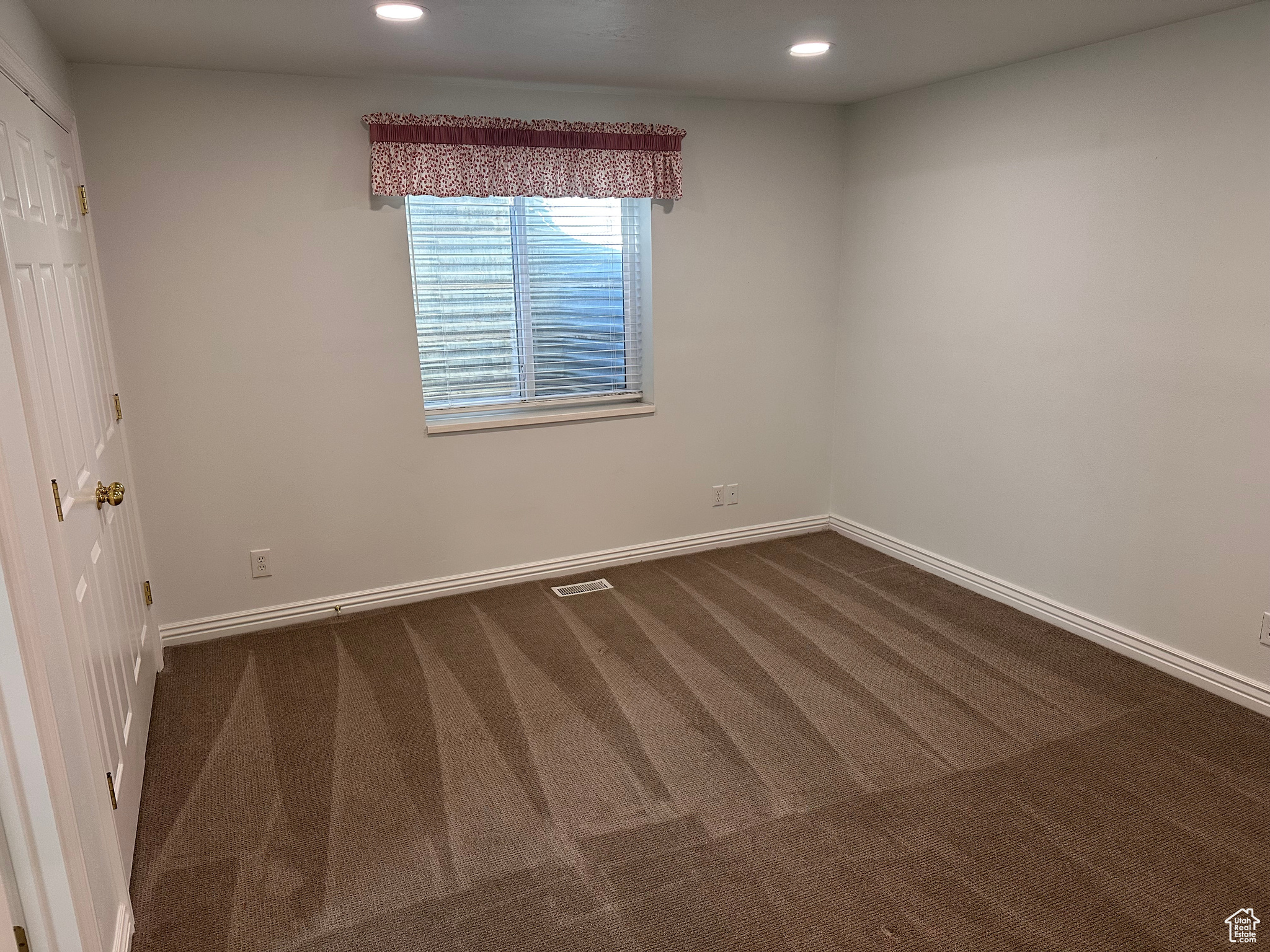 WOLF HOLLOW ESTATES - Residential