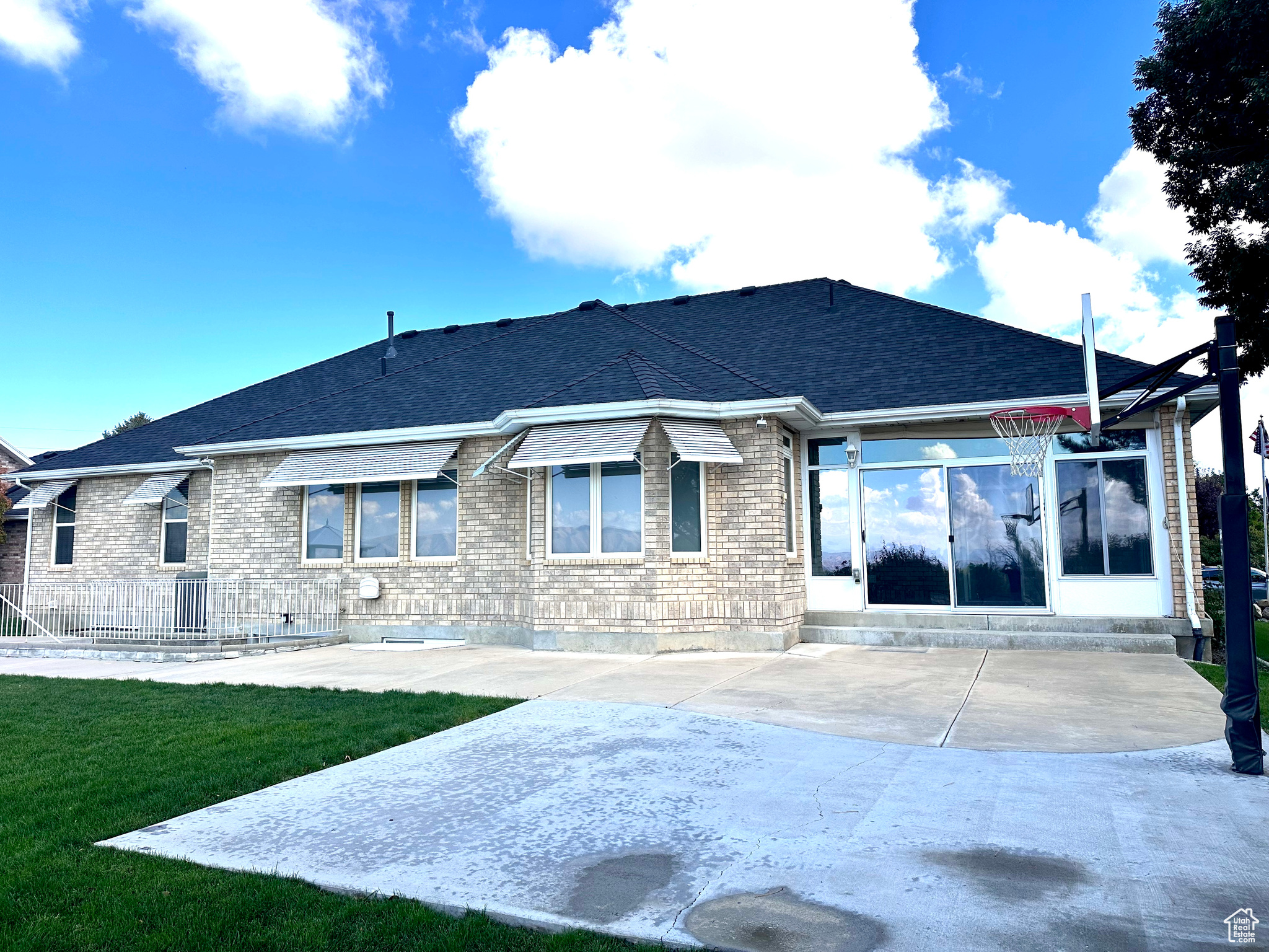 WOLF HOLLOW ESTATES - Residential