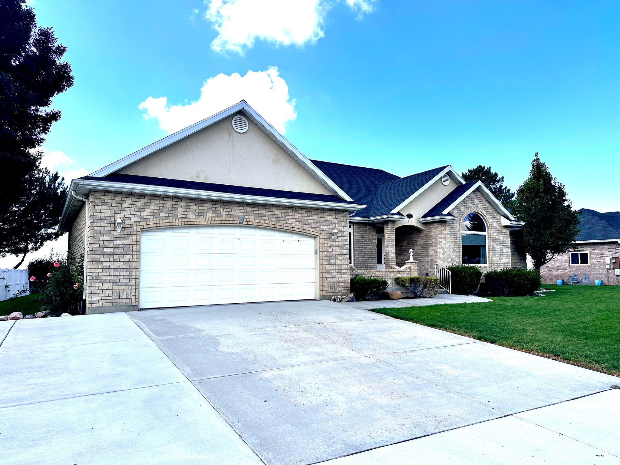 WOLF HOLLOW ESTATES - Residential