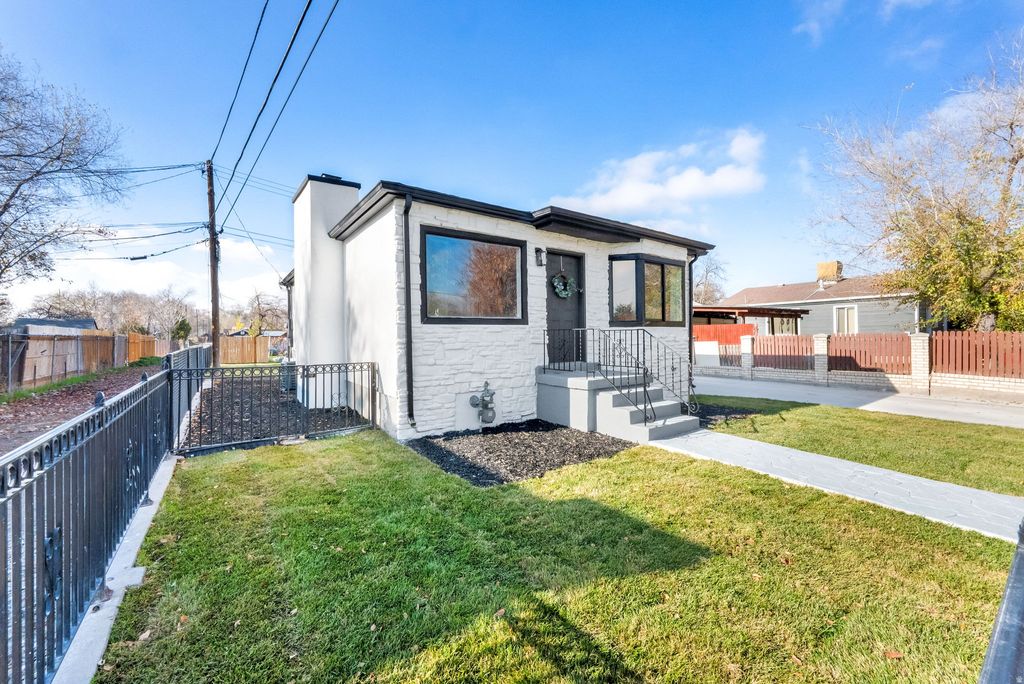 Photo of 864 S 1100 ST W, Salt Lake City, UT 84104 (MLS # 2124448)