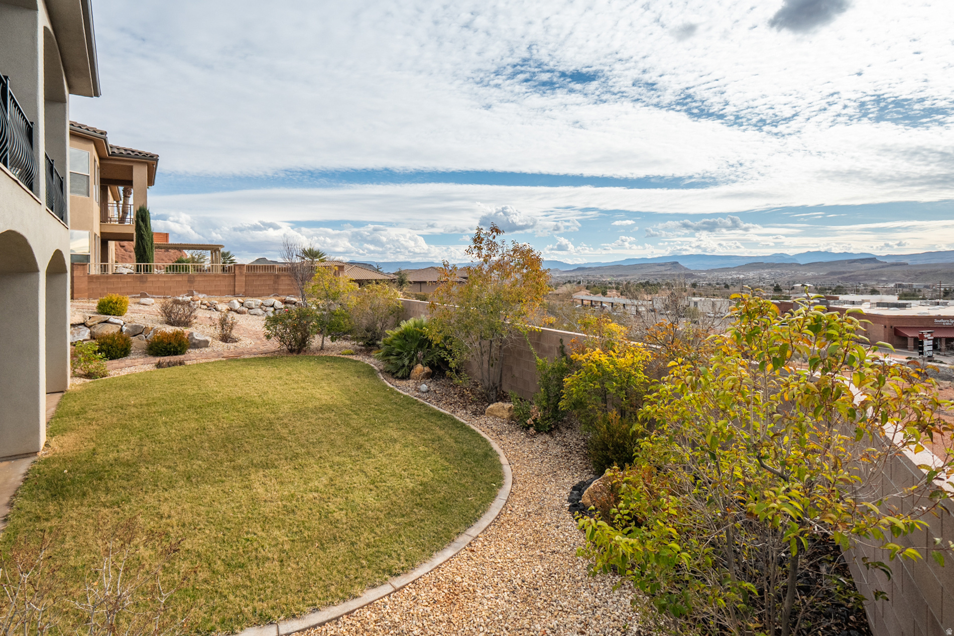 CASTLE ROCK 1 - Residential
