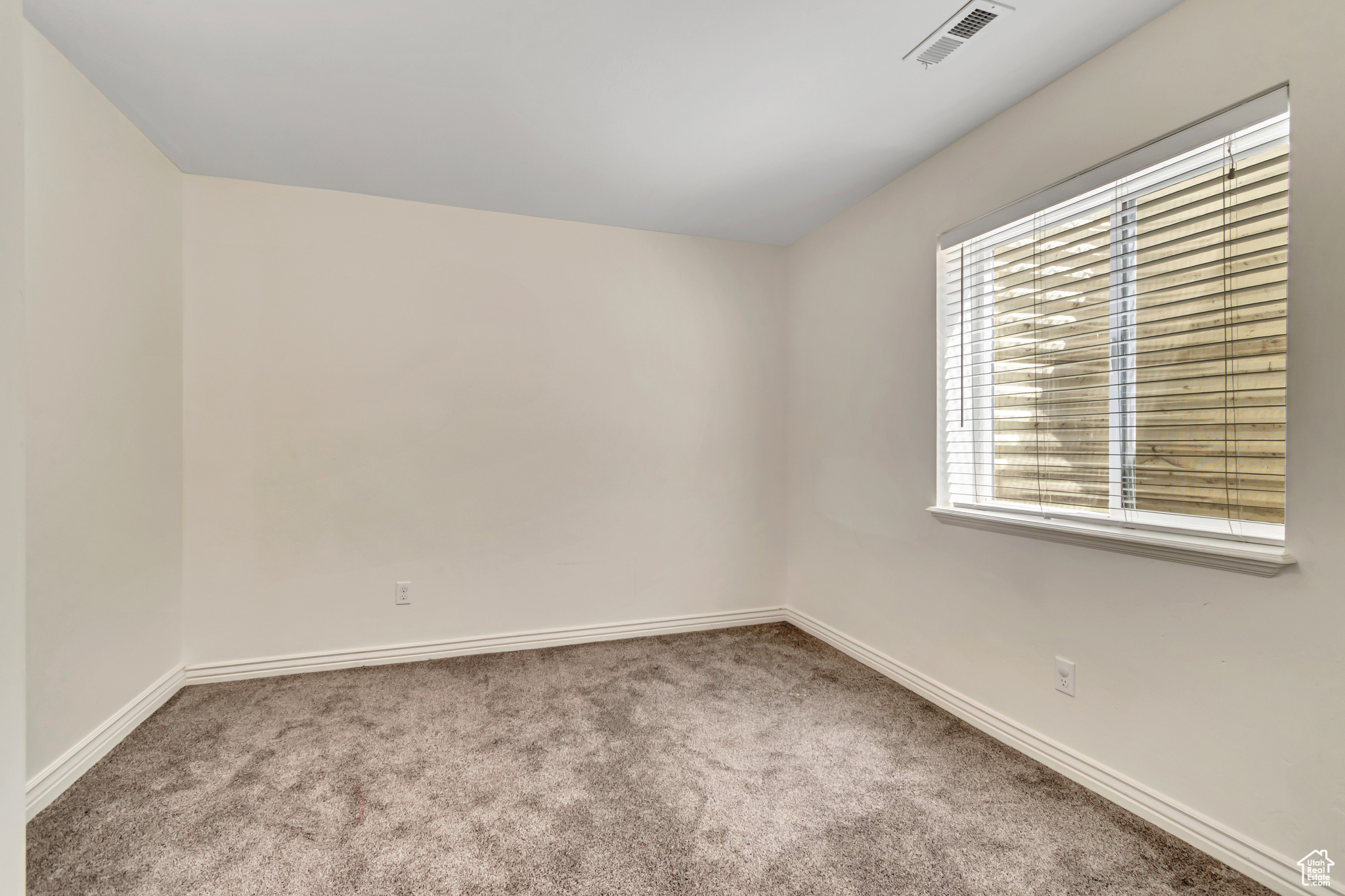 WOOD ESTATES - Residential Income