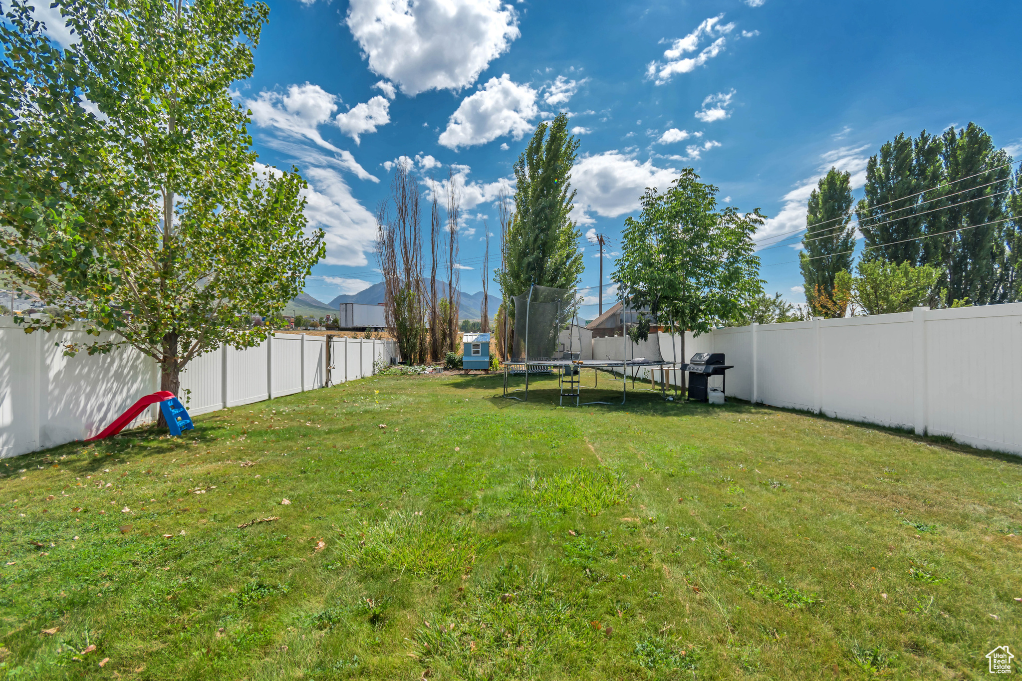 WOOD ESTATES - Residential Income