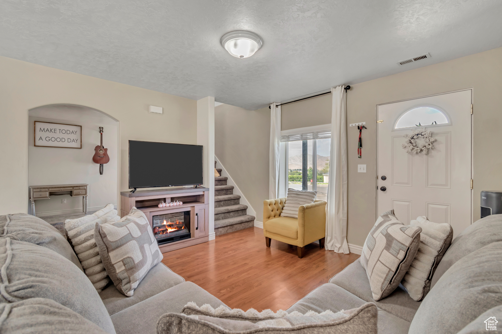 WOOD ESTATES - Residential Income