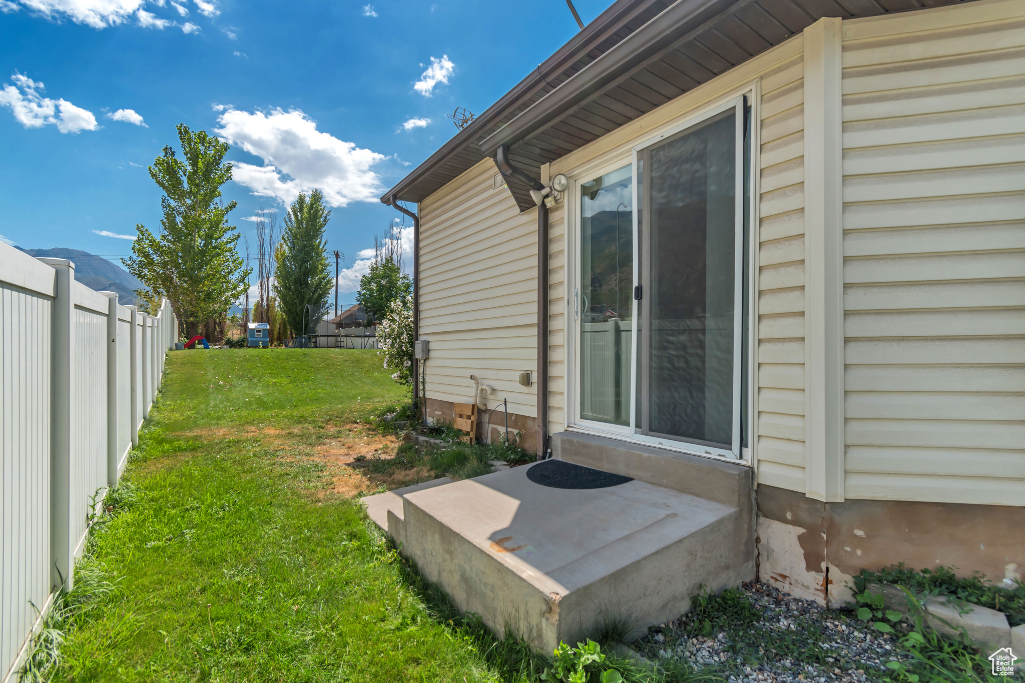 WOOD ESTATES - Residential Income