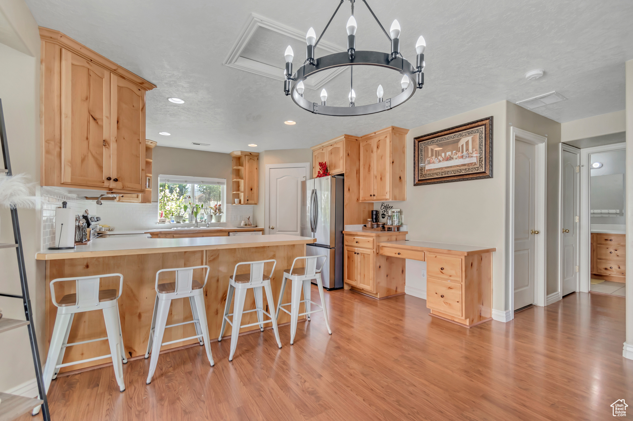 WOOD ESTATES - Residential Income