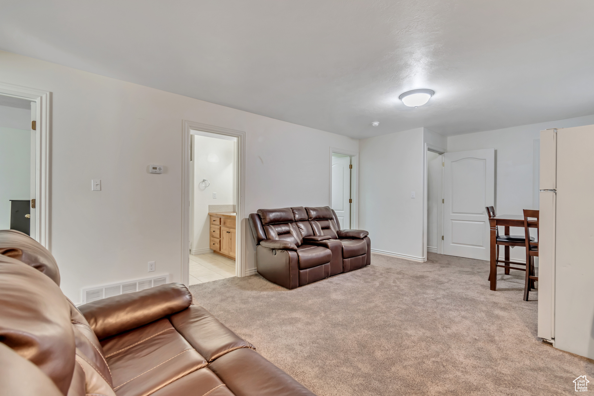 WOOD ESTATES - Residential Income