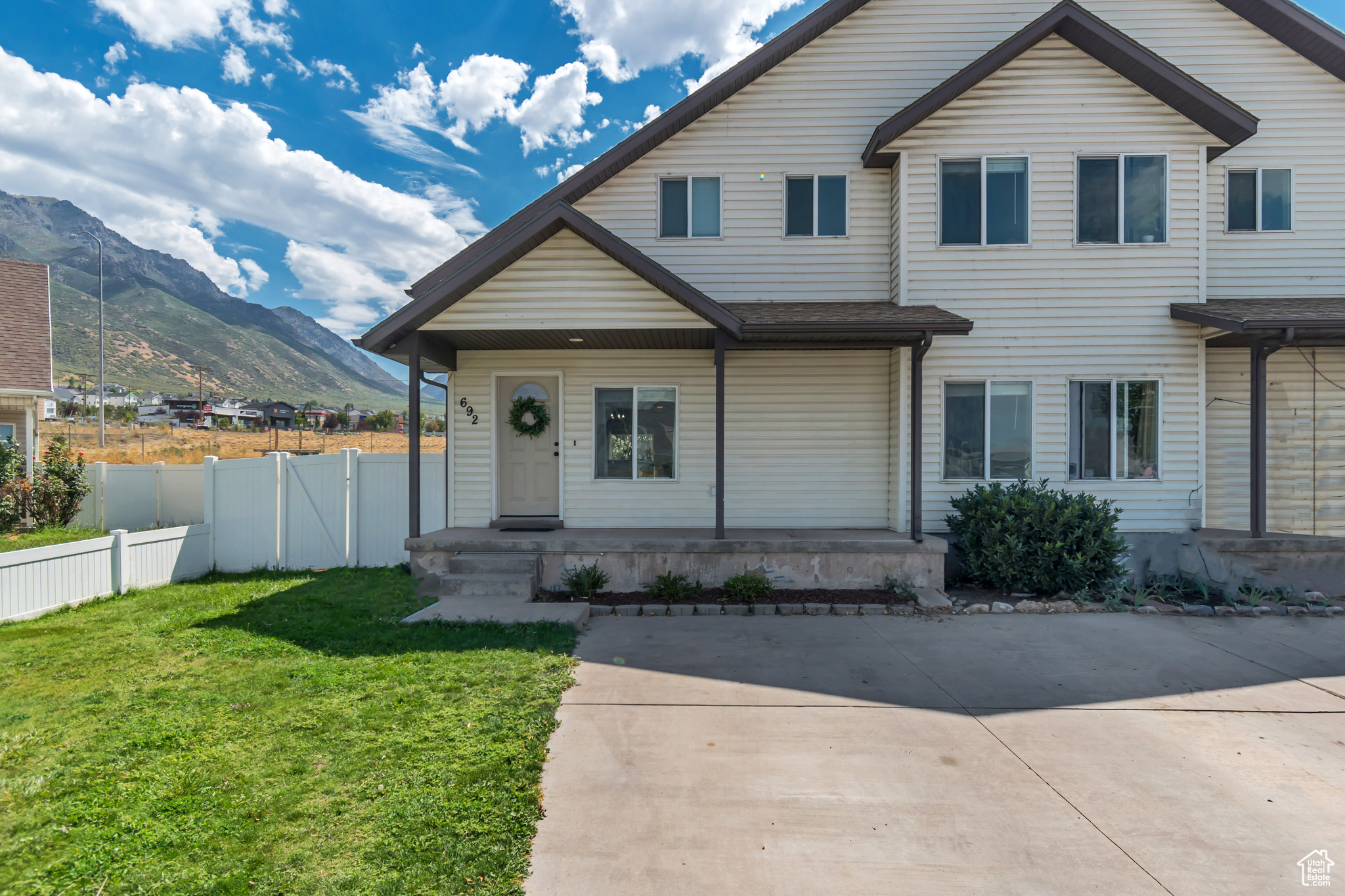 WOOD ESTATES - Residential Income