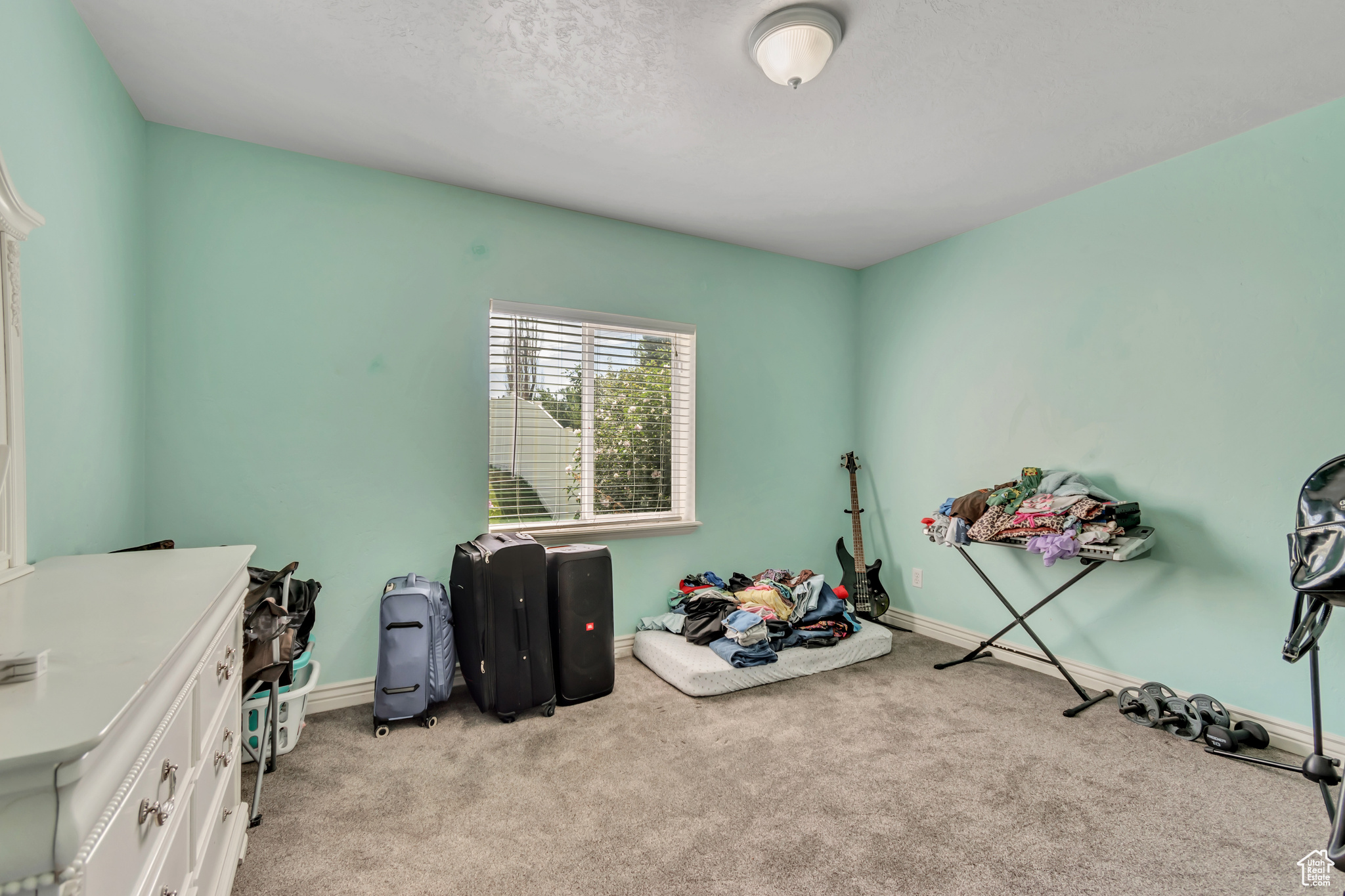 WOOD ESTATES - Residential Income