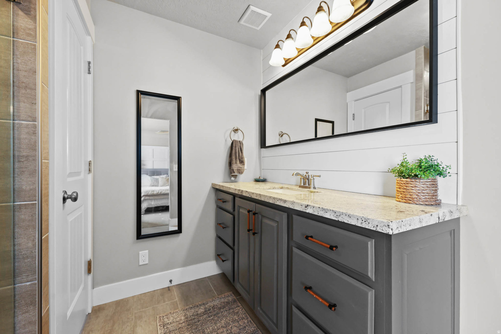 CEDARWOOD ESTATES - Residential