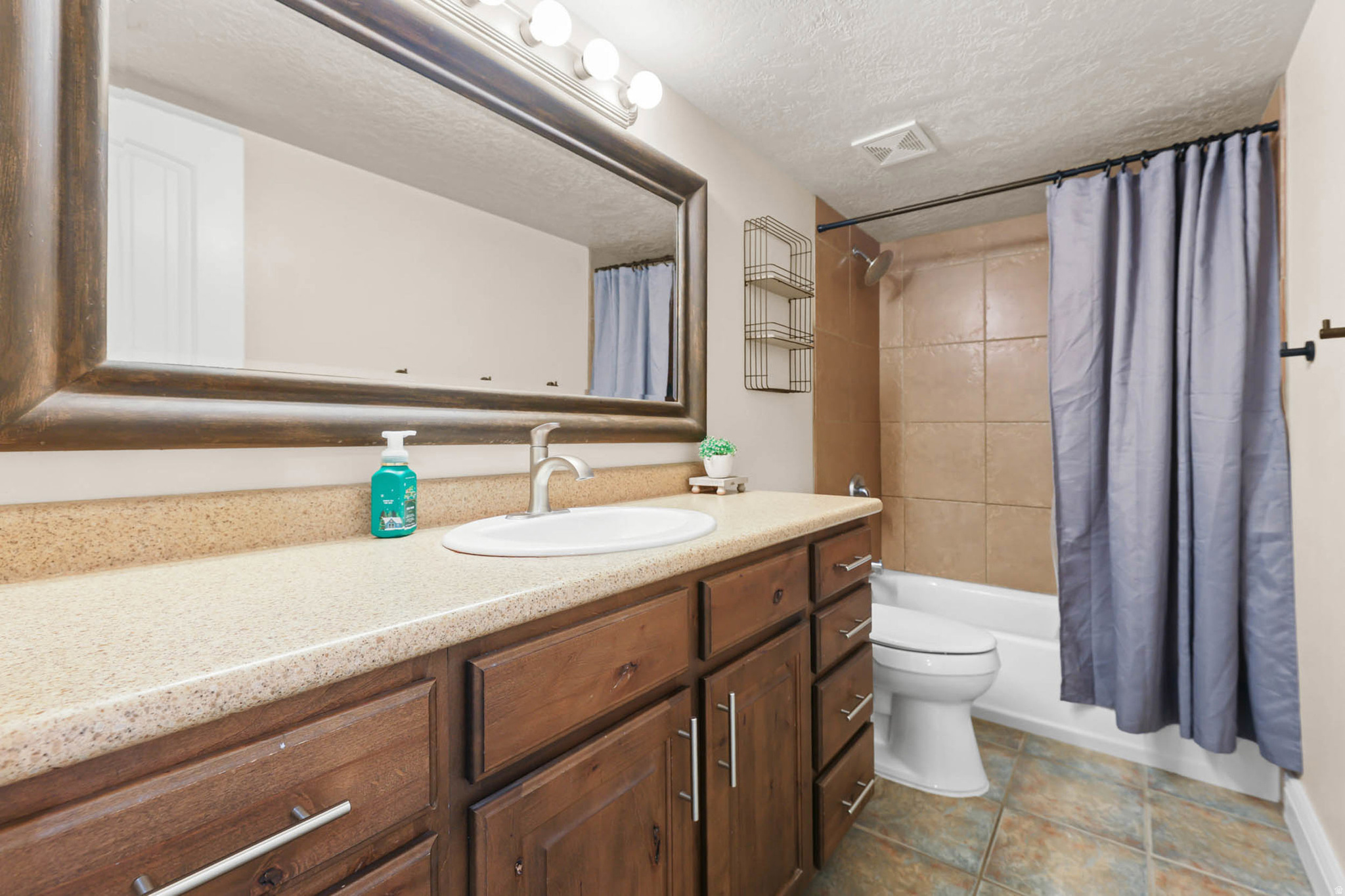 CEDARWOOD ESTATES - Residential