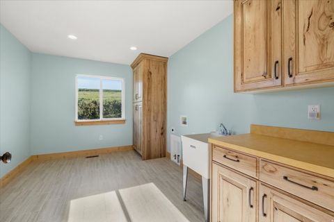 Tiny photo for 7846 VALLEY VIEW VW, Preston, ID 83263 (MLS # 2159103)