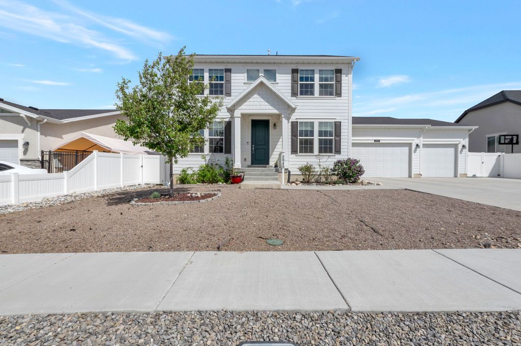 Photo of 2949 S GRAHAM PEAK DR, Magna, UT 84044 (MLS # 2153003)
