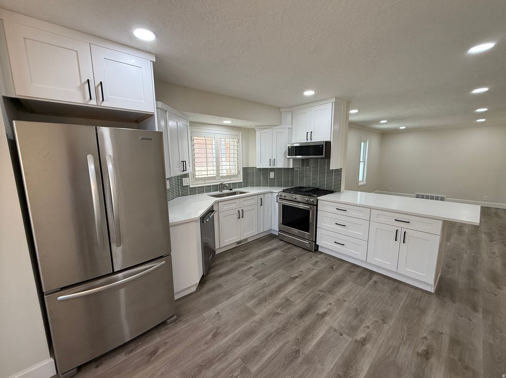 Photo of 4527 S COUNTRYLANE RD, Millcreek, UT 84117 (MLS # 2158013)