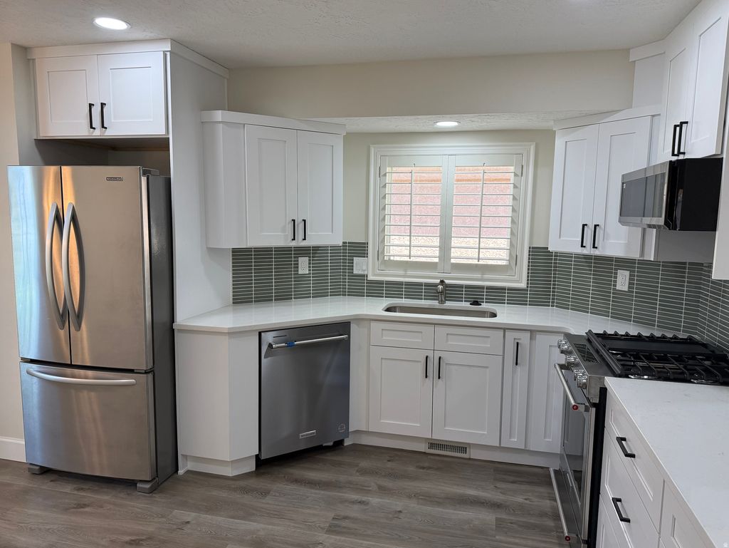 Photo of 4527 S COUNTRYLANE RD, Millcreek, UT 84117 (MLS # 2158013)