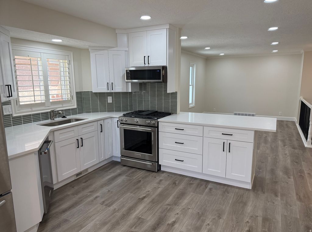 Photo of 4527 S COUNTRYLANE RD, Millcreek, UT 84117 (MLS # 2158013)