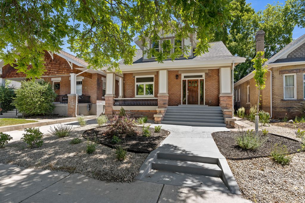 Photo of 855 S 700 E, Salt Lake City, UT 84102 (MLS # 2139331)