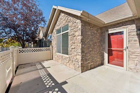 Photo of 877 W 1920 S #C, Syracuse, UT 84075 (MLS # 2153643)