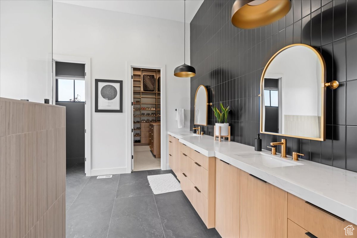 11527 S River Front Pkwy, South Jordan, Utah image 32