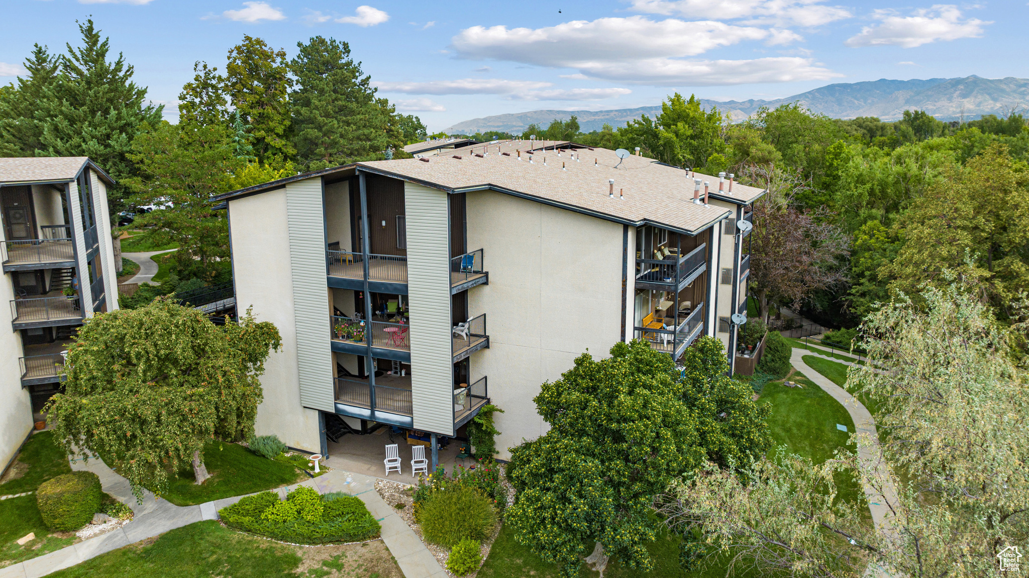 THREE FOUNTAINS - Residential