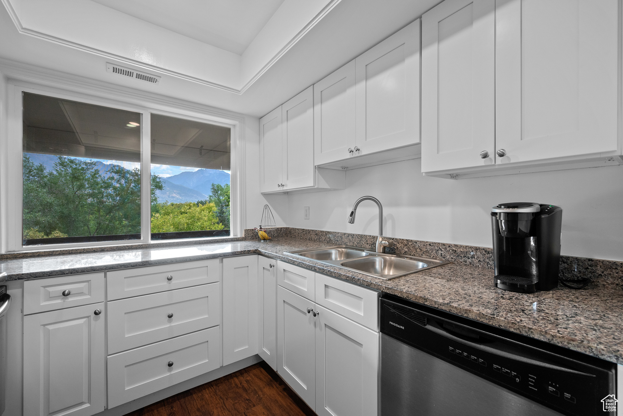 THREE FOUNTAINS - Residential