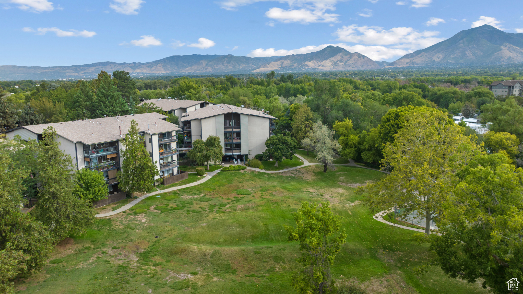 THREE FOUNTAINS - Residential