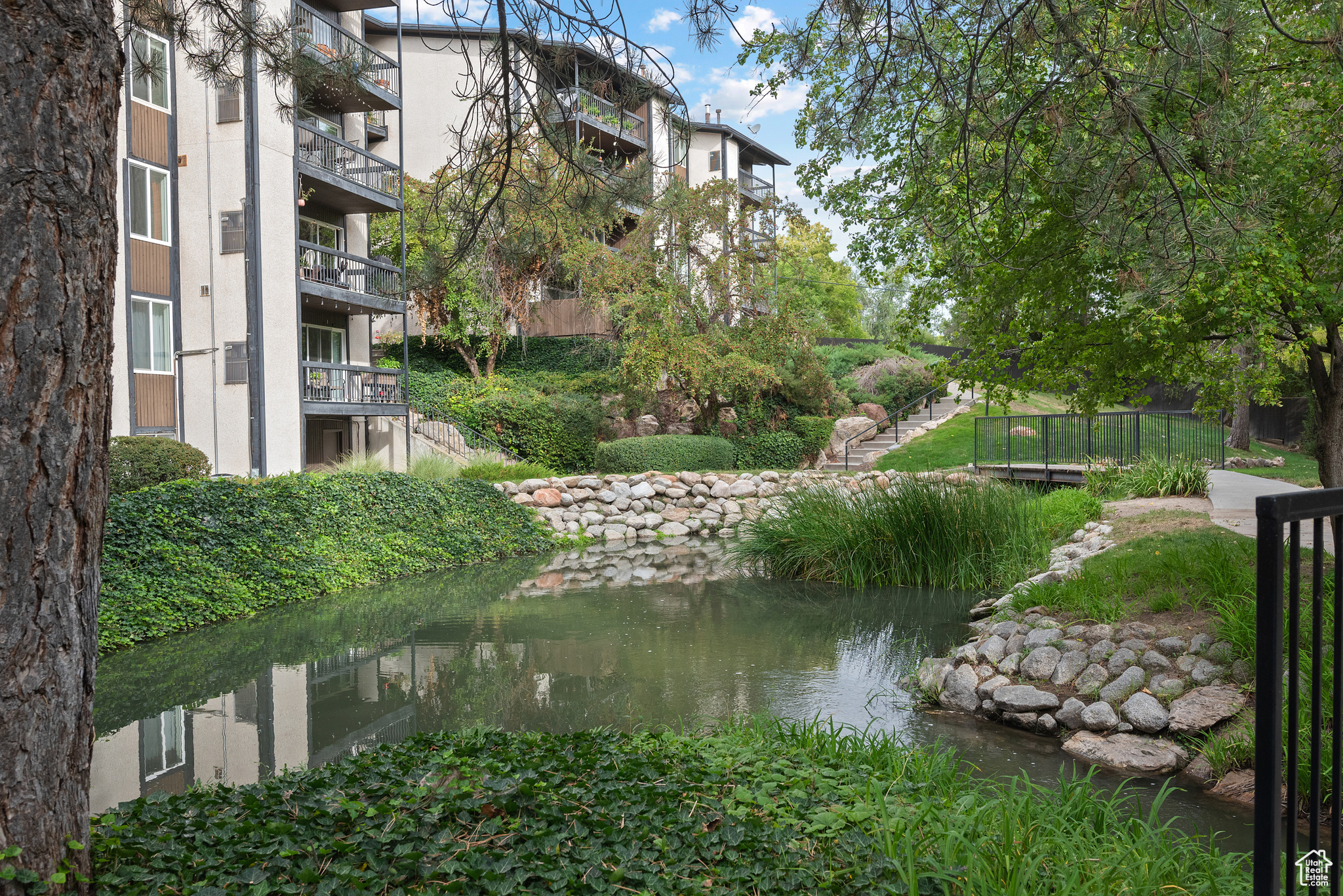 THREE FOUNTAINS - Residential
