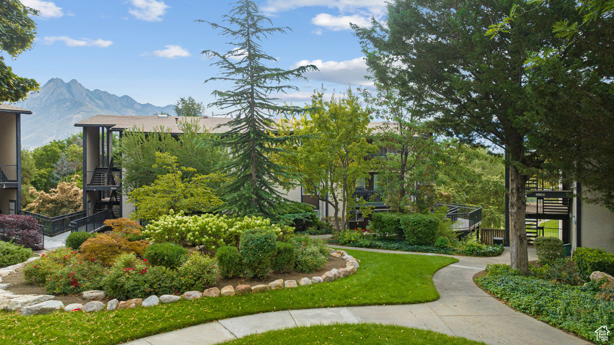 THREE FOUNTAINS - Residential