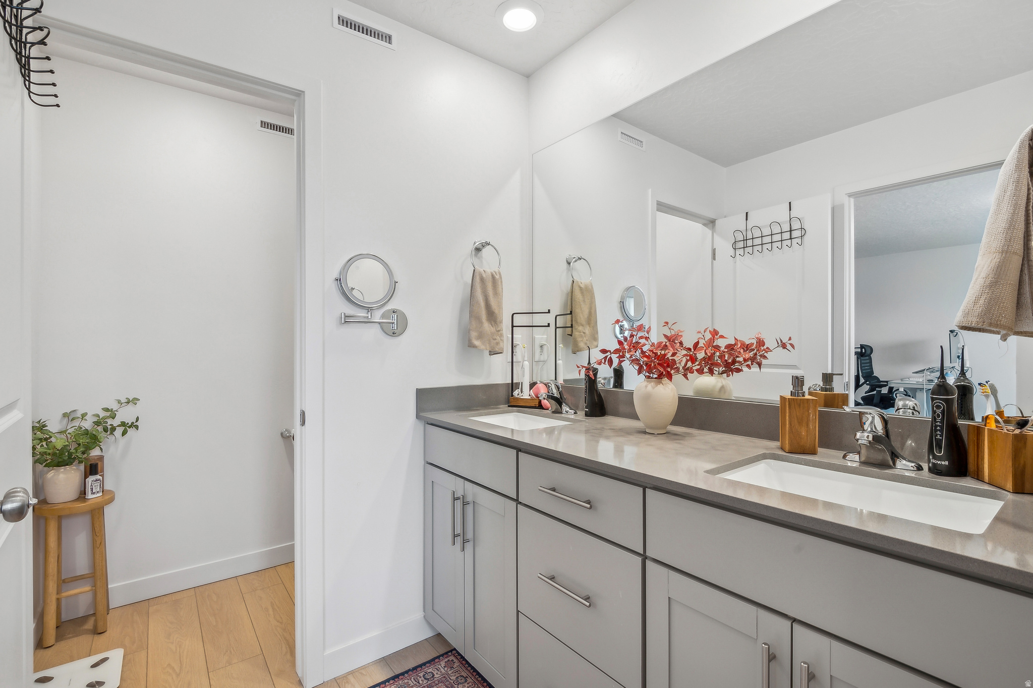 SUNFLOWER FIELDS - Residential