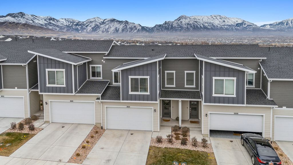 Photo of 2014 N RED YEARLING DR #532, Saratoga Springs, UT 84045 (MLS # 2141704)