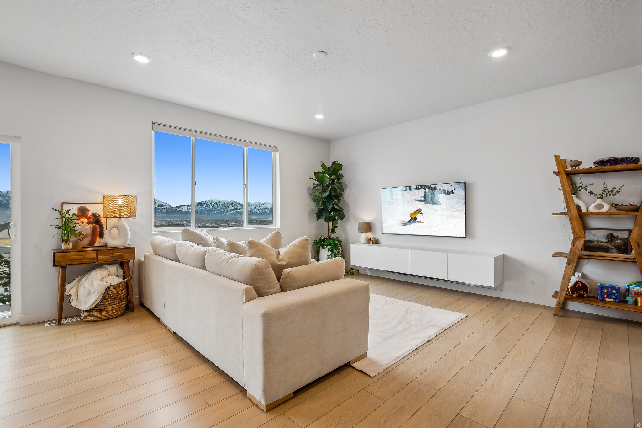 SUNFLOWER FIELDS - Residential