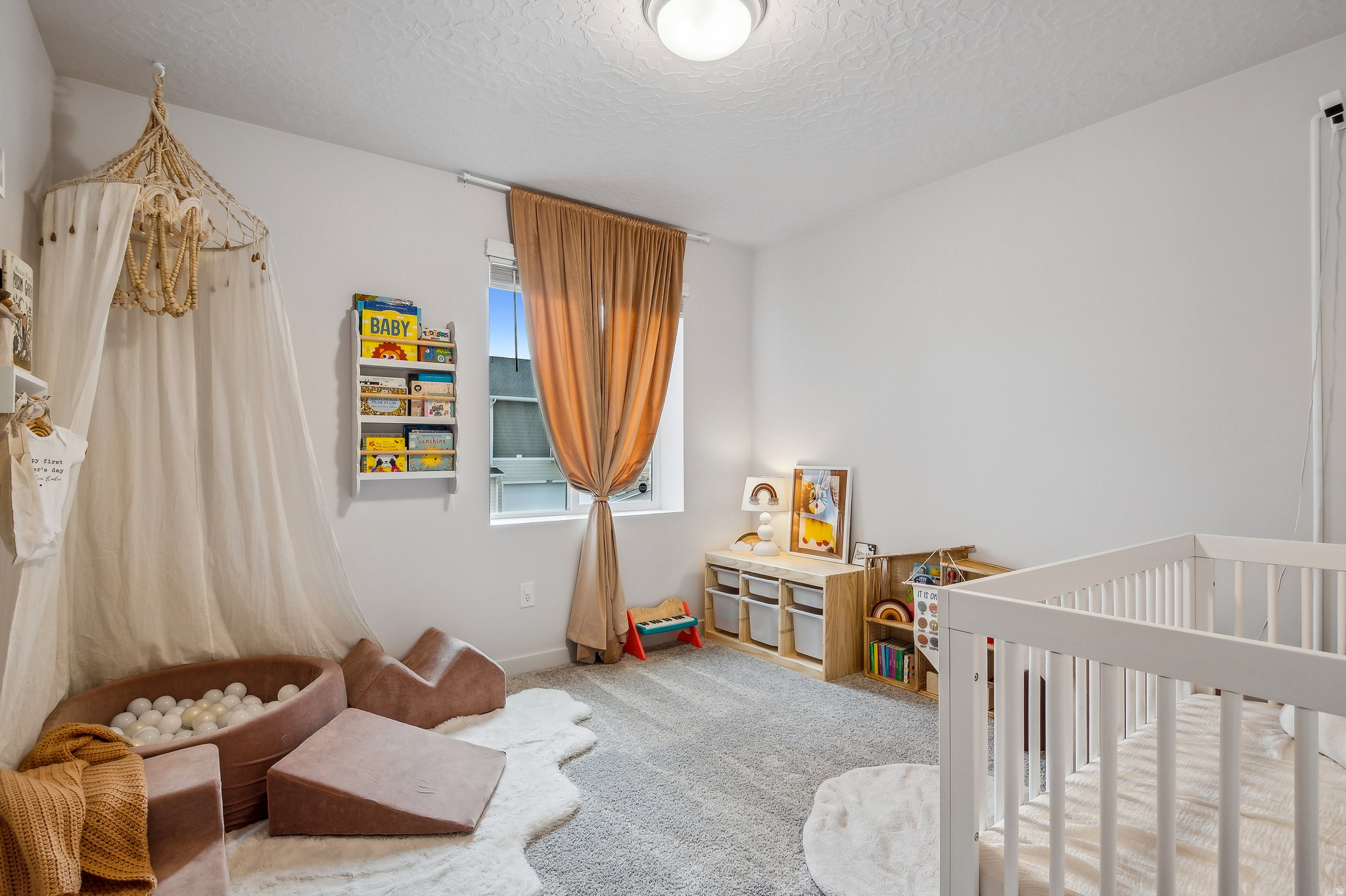 SUNFLOWER FIELDS - Residential