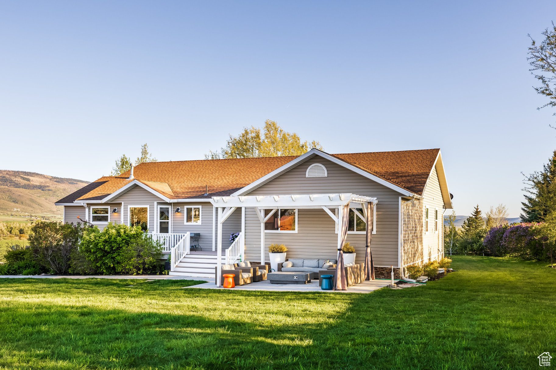 528 W Weber Canyon Rd, Oakley, Utah image 1