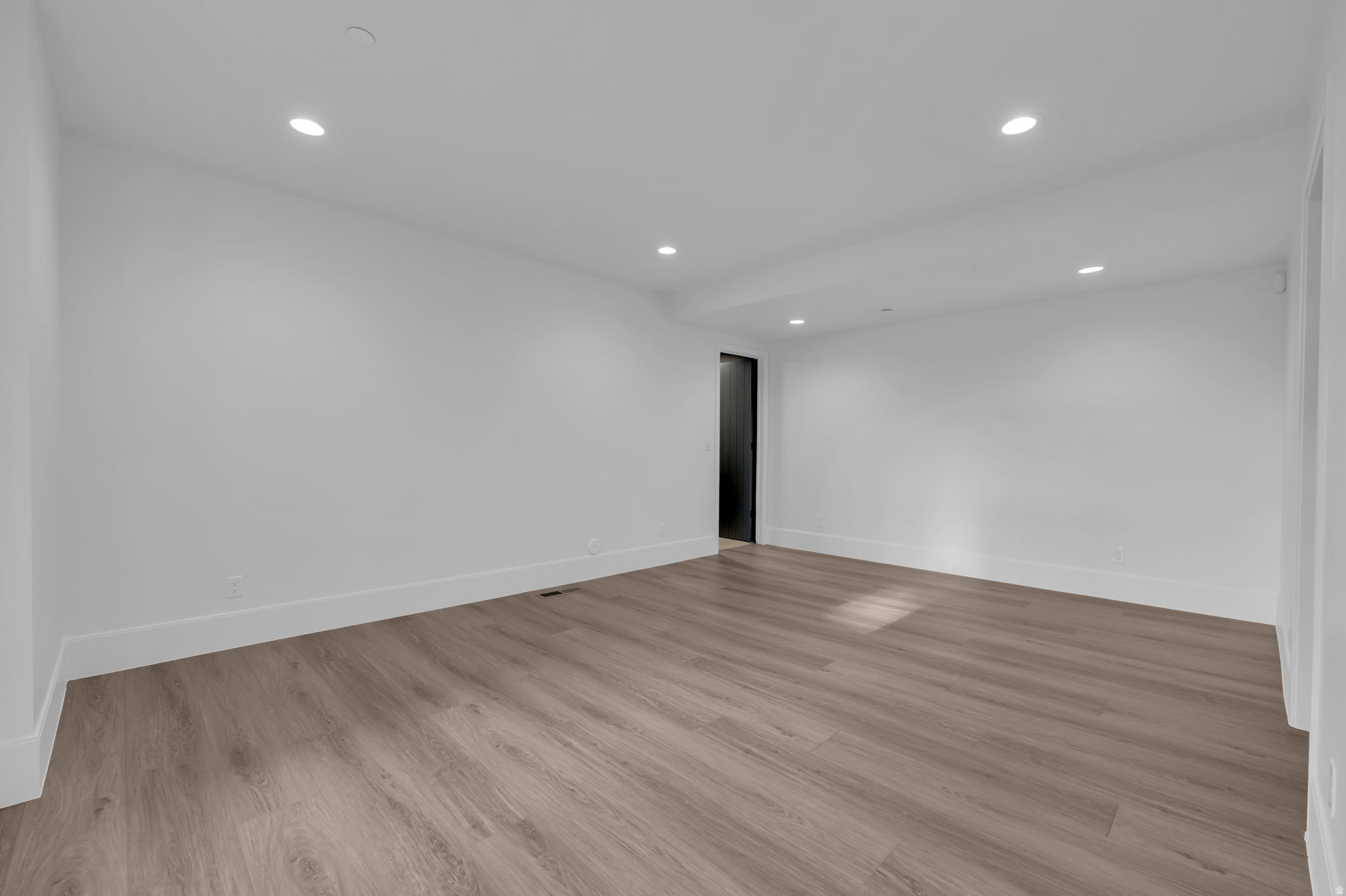 FOUR SEASONS AT WOODLAND HILLS - Residential