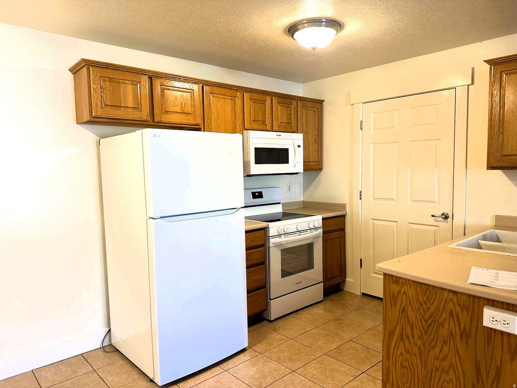 Photo of 580 S CENTER ST #5, Santaquin, UT 84655 (MLS # 2178315)