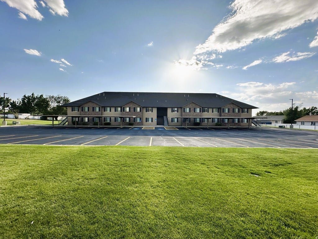 Photo of 580 S CENTER ST #5, Santaquin, UT 84655 (MLS # 2178315)