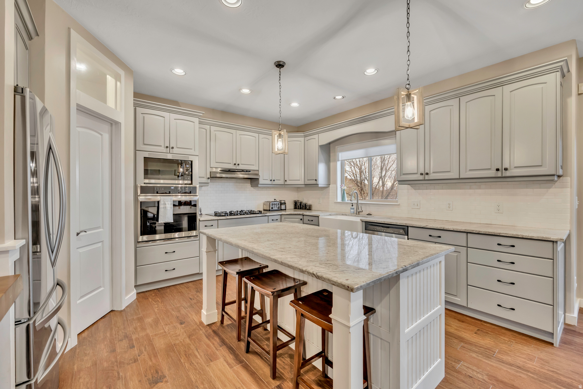 DRY CREEK BENCH - Residential