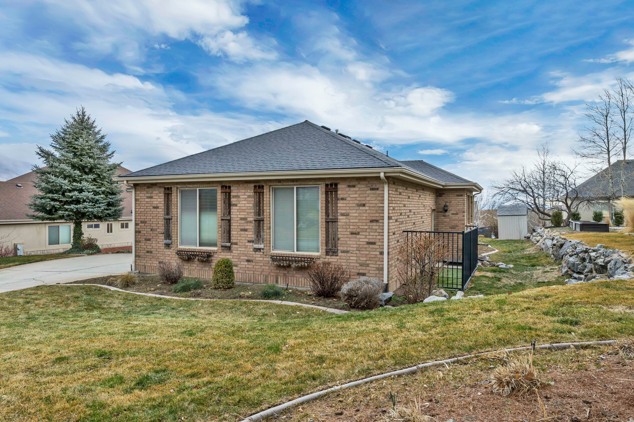 DRY CREEK BENCH - Residential