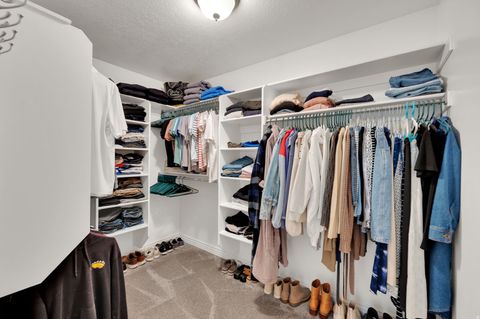 Tiny photo for 686 WELLINGTON DR, Kaysville, UT 84037 (MLS # 2144731)