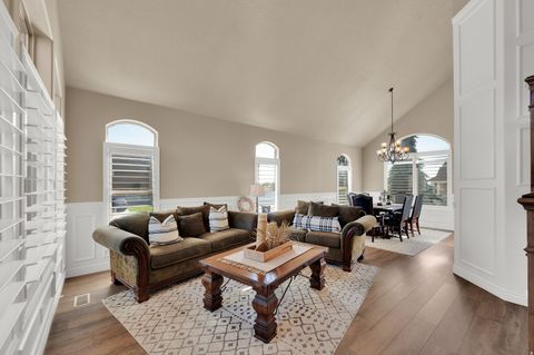 Tiny photo for 686 WELLINGTON DR, Kaysville, UT 84037 (MLS # 2144731)