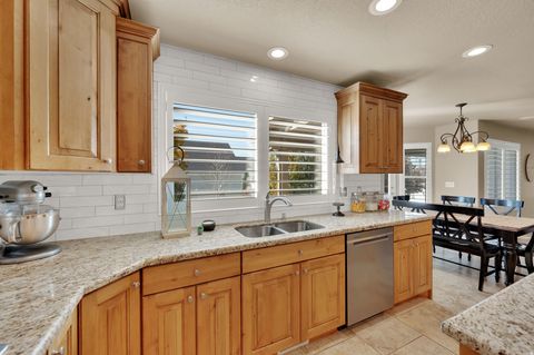 Tiny photo for 686 WELLINGTON DR, Kaysville, UT 84037 (MLS # 2144731)