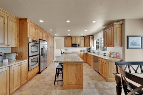 Tiny photo for 686 WELLINGTON DR, Kaysville, UT 84037 (MLS # 2144731)