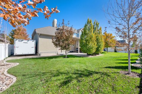 Tiny photo for 686 WELLINGTON DR, Kaysville, UT 84037 (MLS # 2144731)