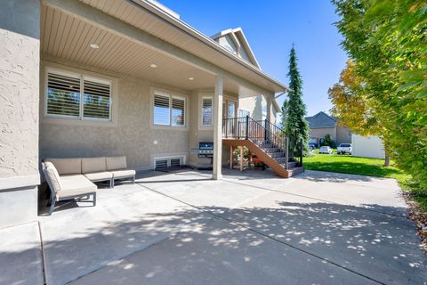 Tiny photo for 686 WELLINGTON DR, Kaysville, UT 84037 (MLS # 2144731)