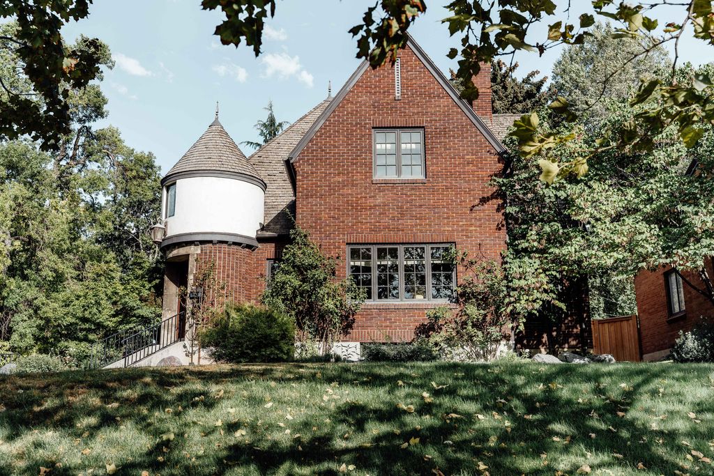 Photo of 1306 E HARVARD AVE S, Salt Lake City, UT 84105 (MLS # 2138190)