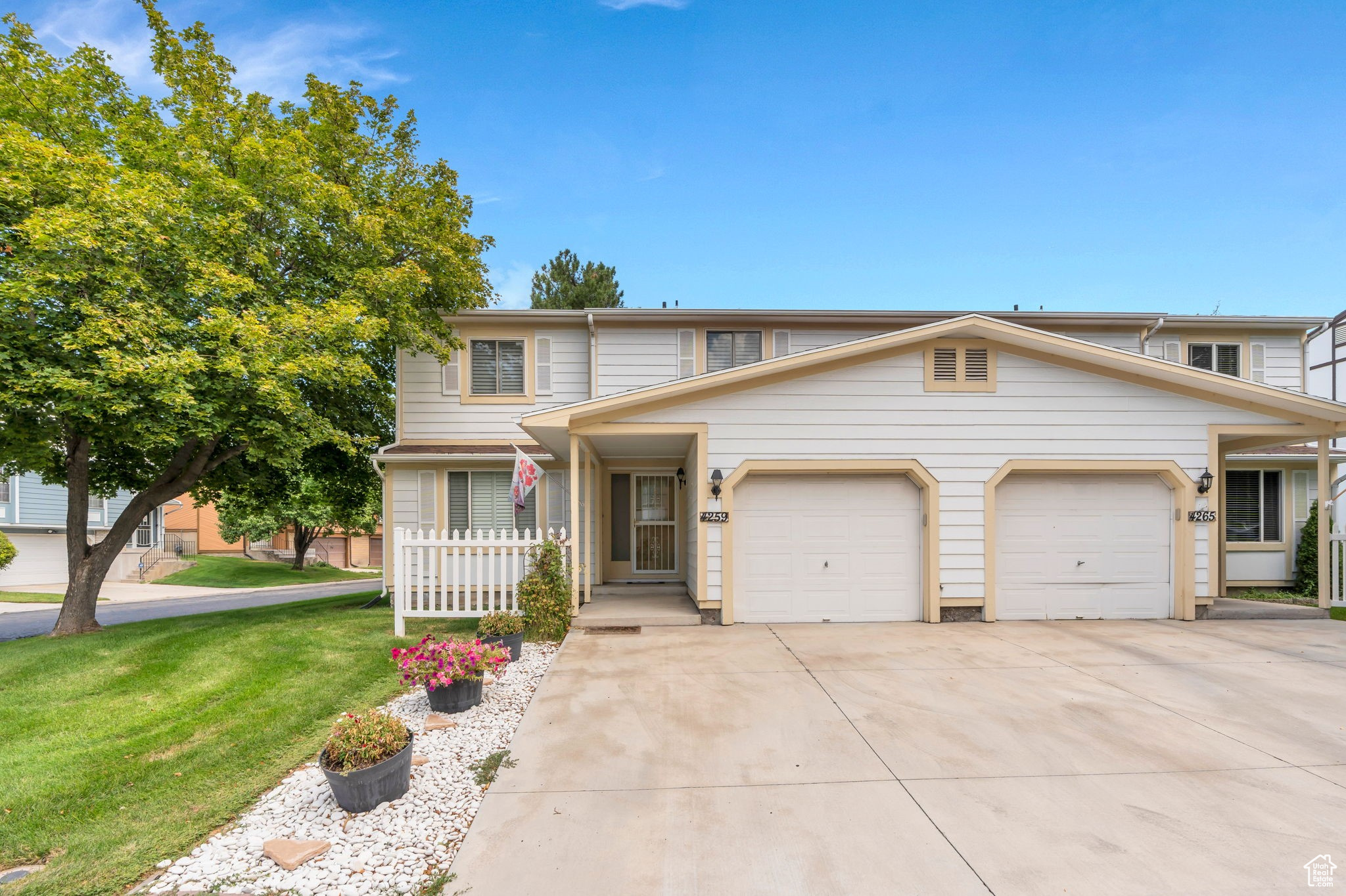 BARRINGTON PARK - Residential