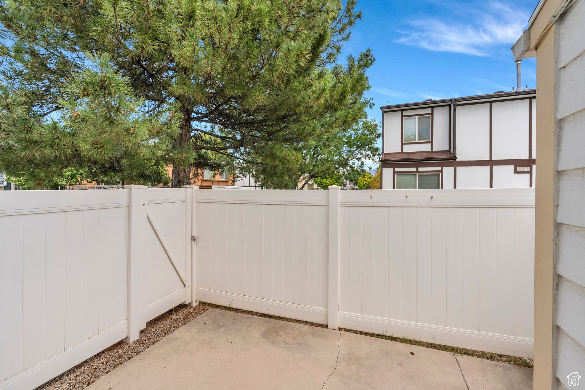 BARRINGTON PARK - Residential