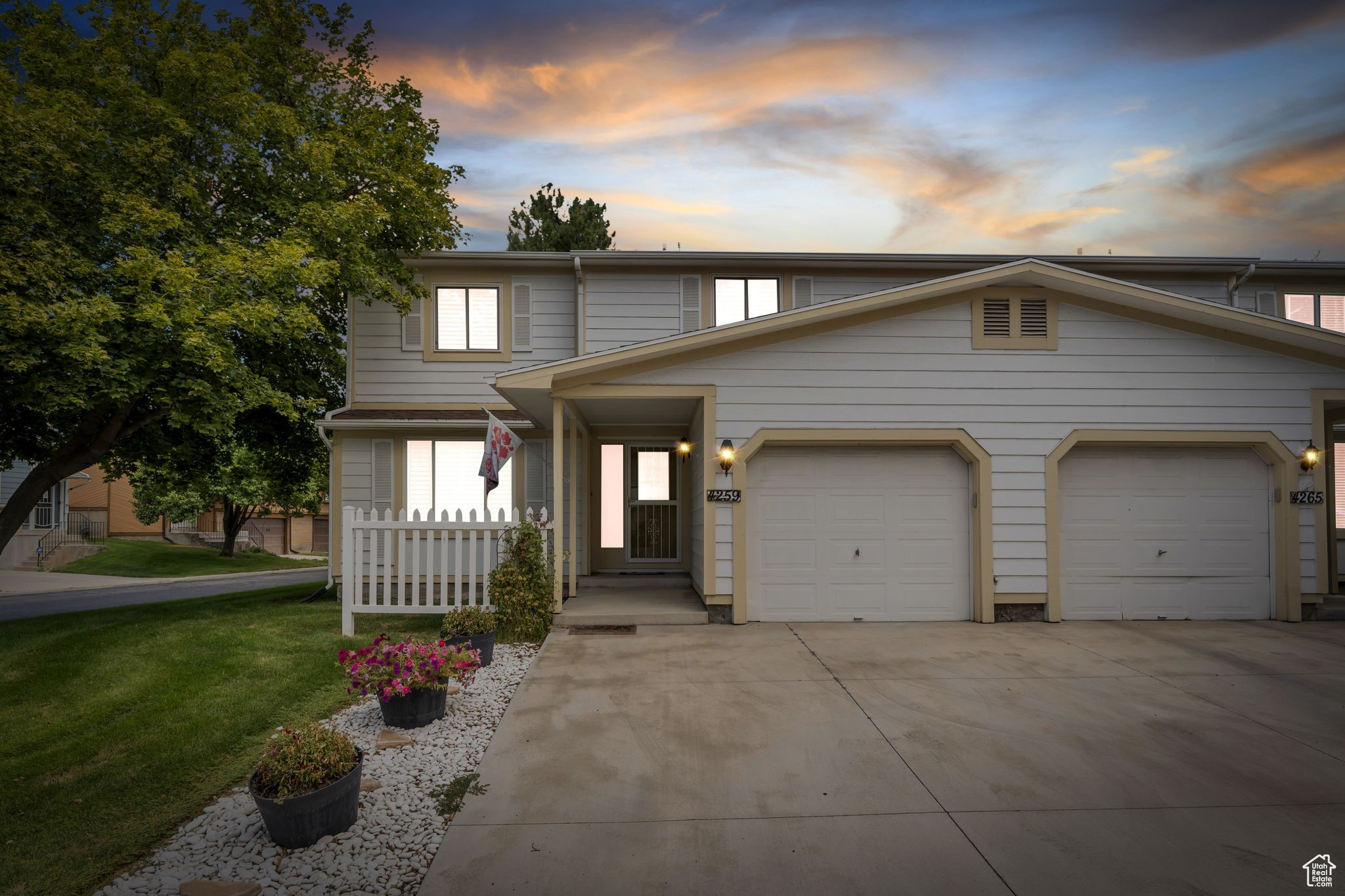 BARRINGTON PARK - Residential