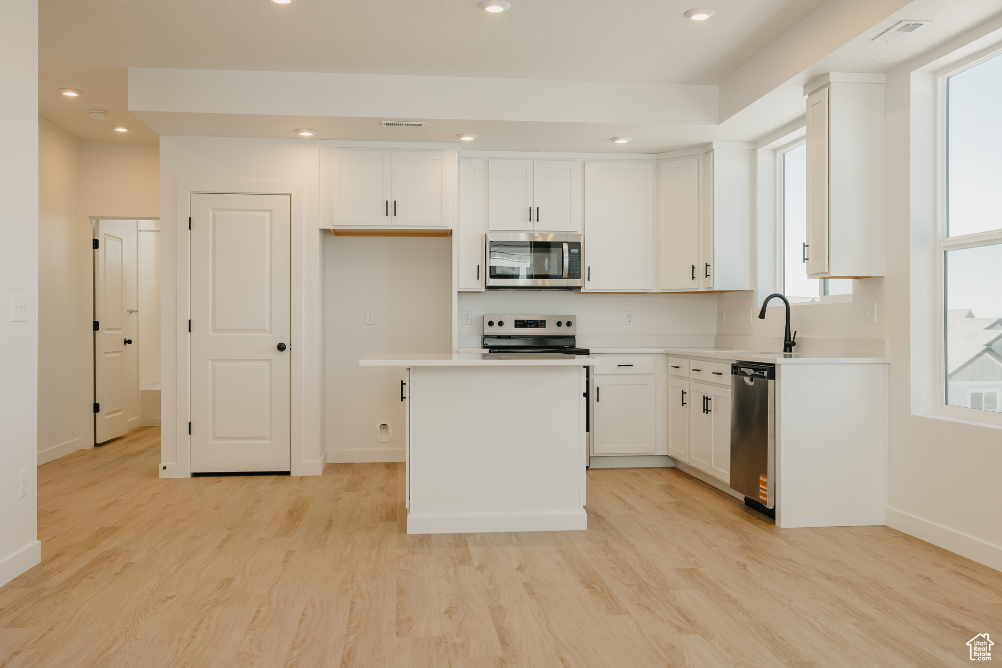 PROMINENCE POINT - Residential
